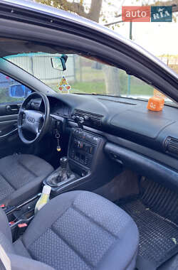 Седан Audi A4 1997 в 