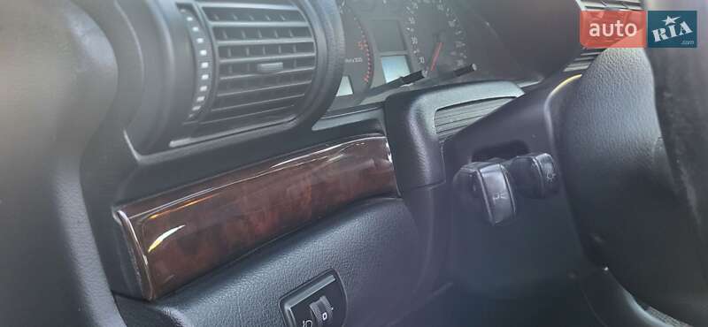 Седан Audi A4 1999 в Дніпрі