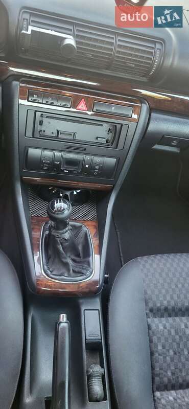Седан Audi A4 1999 в Дніпрі