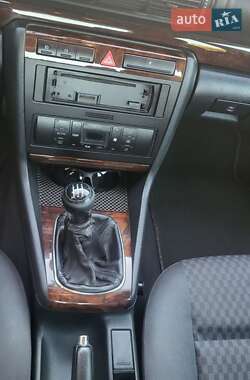 Седан Audi A4 1999 в 