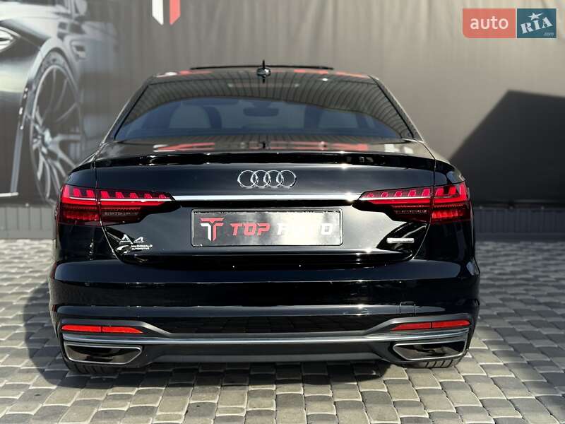Седан Audi A4 2022 в Львове