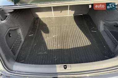 Седан Audi A4 2022 в 