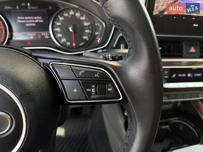 Седан Audi A4 2022 в Львове