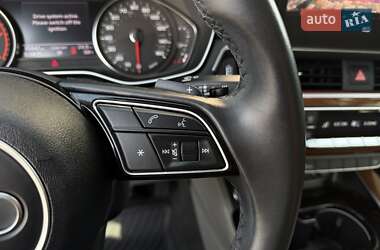 Седан Audi A4 2022 в 