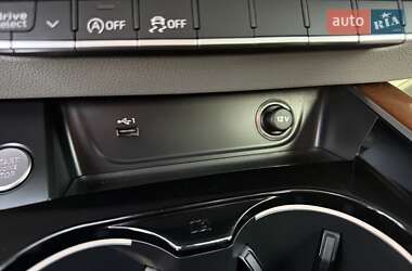 Седан Audi A4 2022 в 