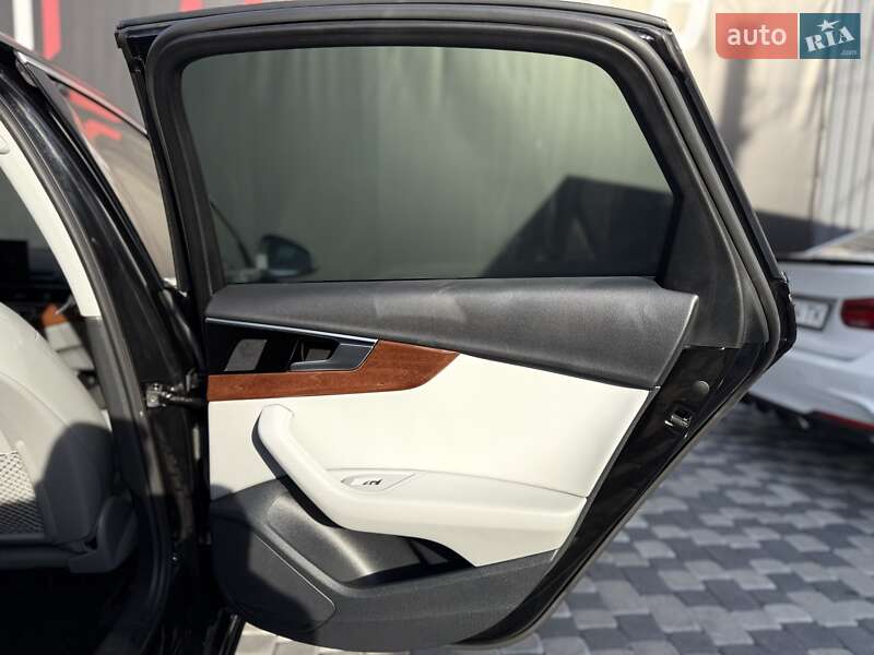 Седан Audi A4 2022 в Львове