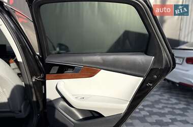 Седан Audi A4 2022 в 