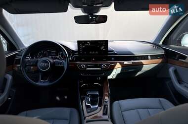 Седан Audi A4 2022 в 