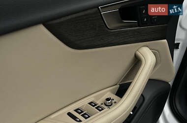 Седан Audi A4 2019 в 