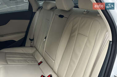 Седан Audi A4 2019 в 