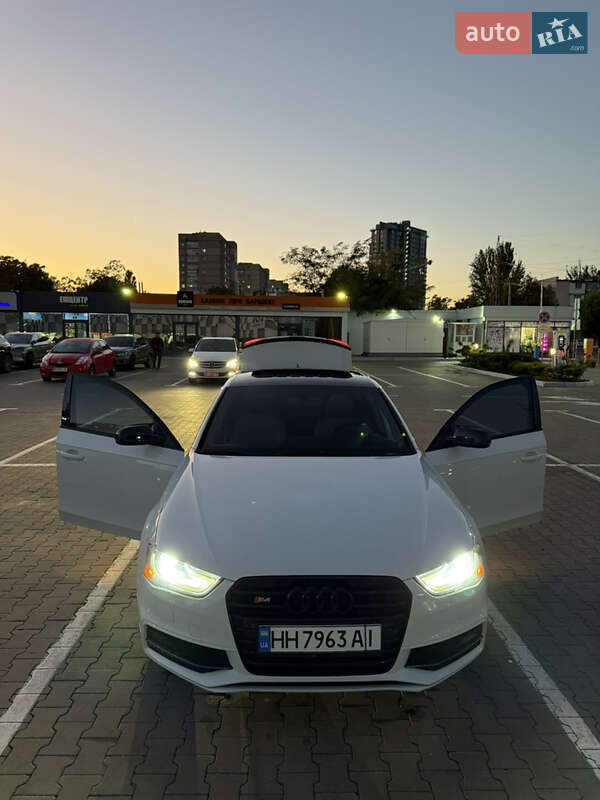 Седан Audi A4 2015 в Одессе