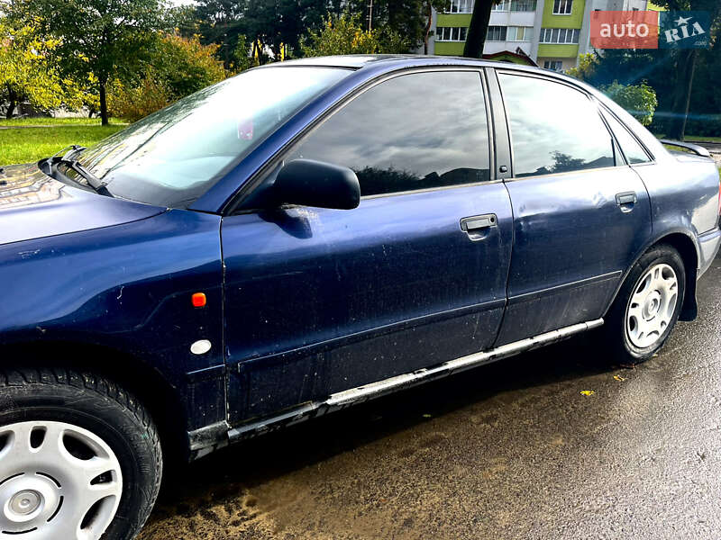 Седан Audi A4 1996 в Новояворівську фото 2 Седан Audi A4 1996 в Новояворівську