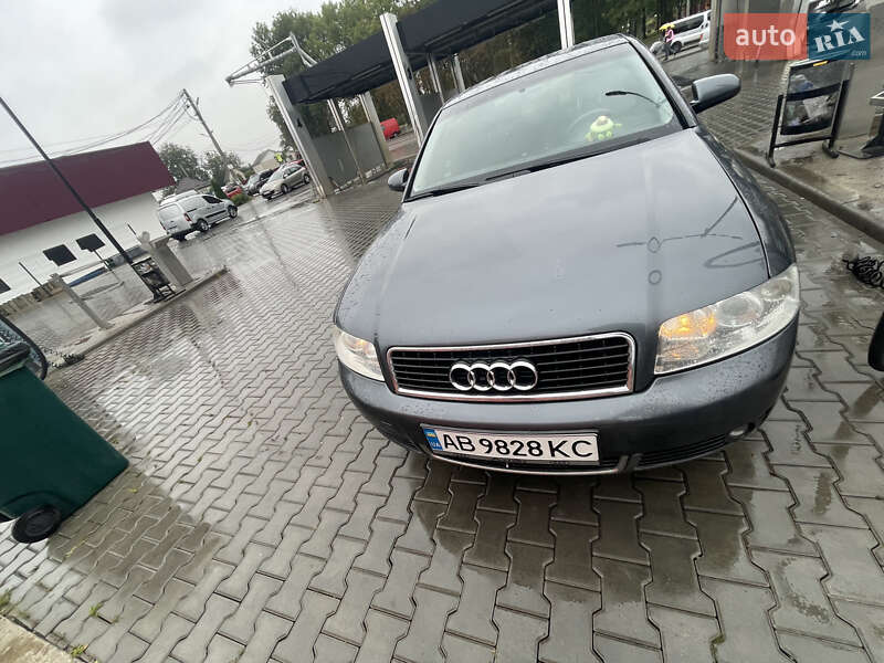Седан Audi A4 2001 в Балті