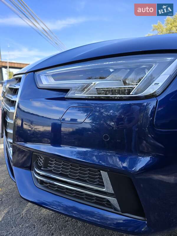 Седан Audi A4 2017 в Киеве