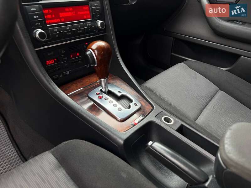 Седан Audi A4 2007 в Ровно