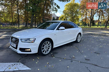 Седан Audi A4 2015 в 