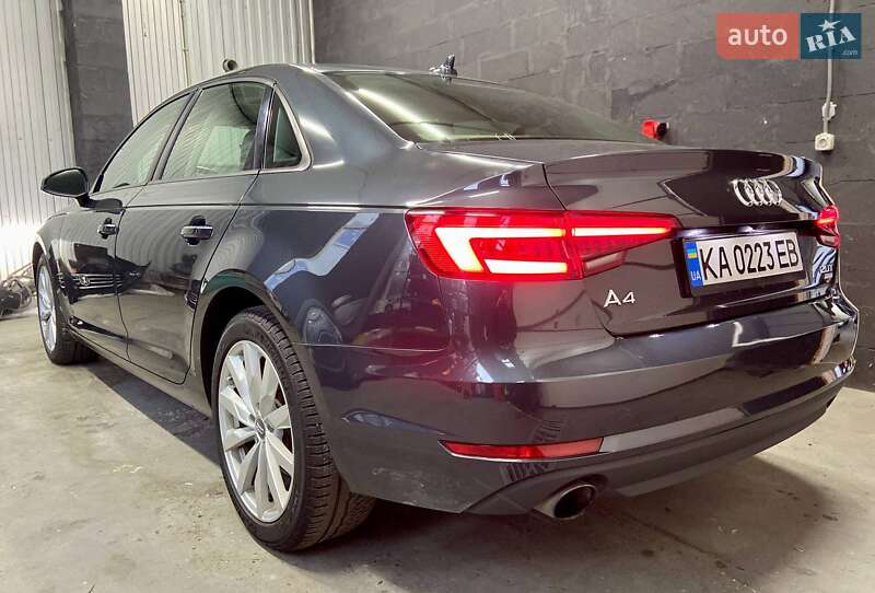 Седан Audi A4 2016 в Киеве