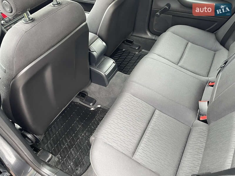 Седан Audi A4 2007 в Сарнах