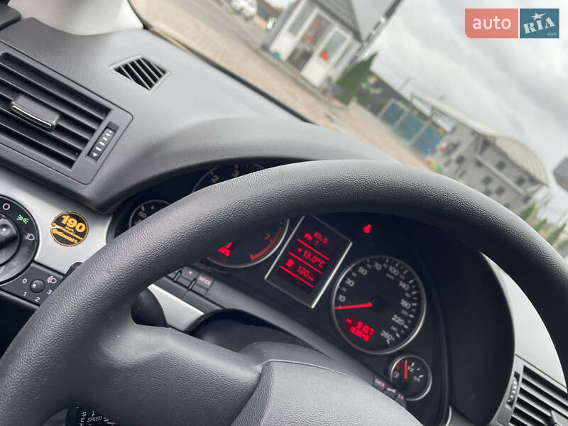 Седан Audi A4 2007 в Сарнах