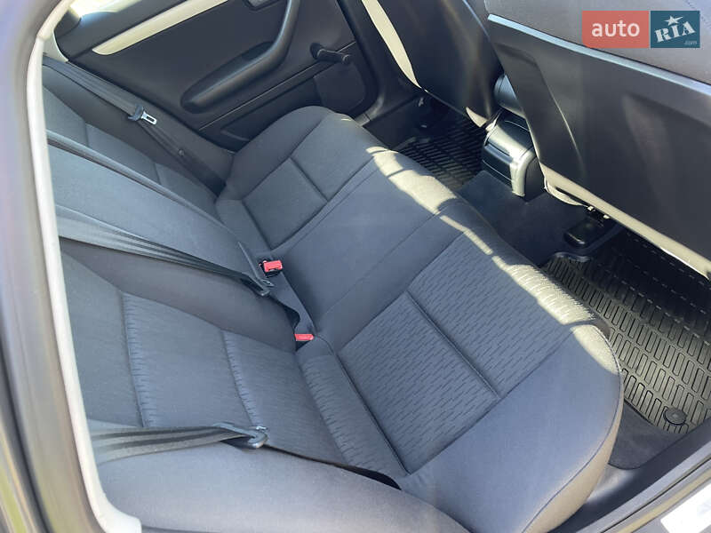Седан Audi A4 2007 в Сарнах