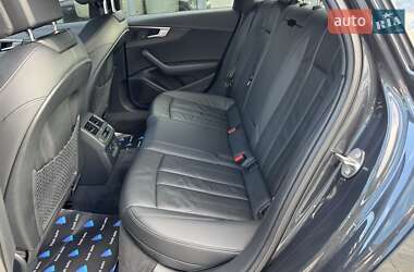 Седан Audi A4 2018 в 