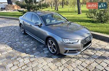 Седан Audi A4 2017 в Львове