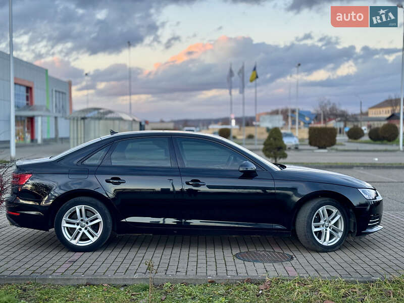 Седан Audi A4 2016 в Виноградові