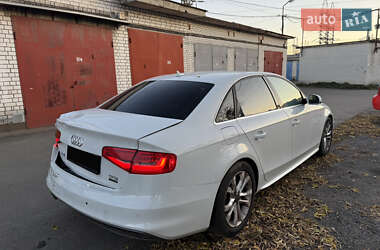 Седан Audi A4 2015 в 