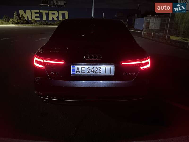 Седан Audi A4 2018 в Дніпрі