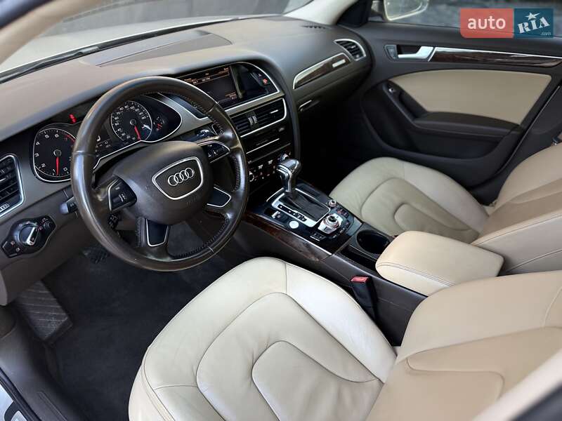 Седан Audi A4 2014 в Львові