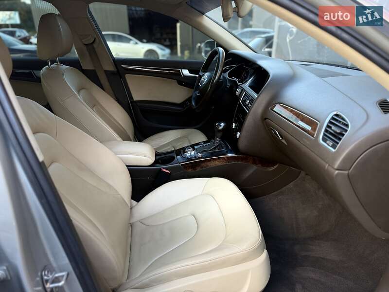 Седан Audi A4 2014 в Львові