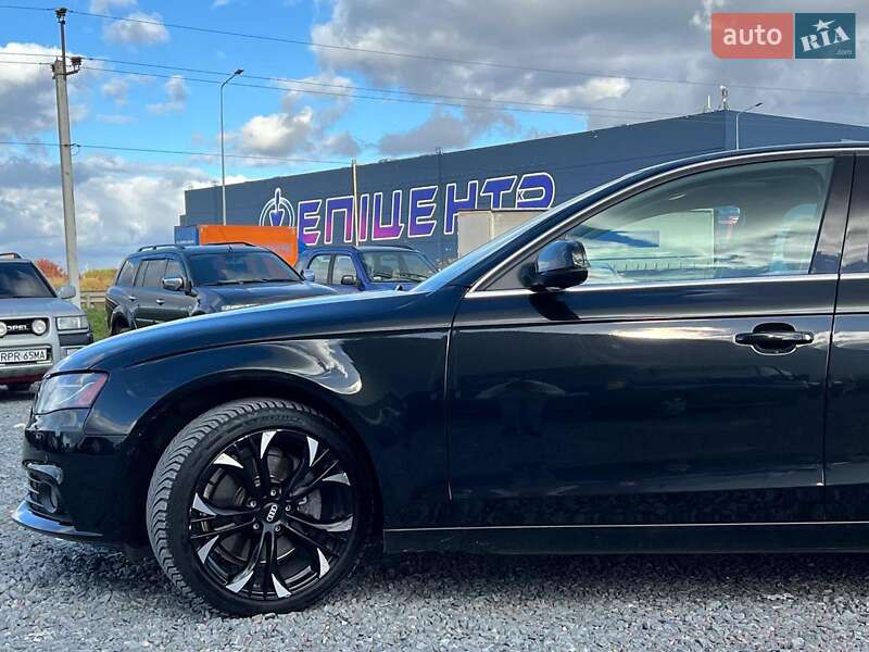 Седан Audi A4 2010 в Львове