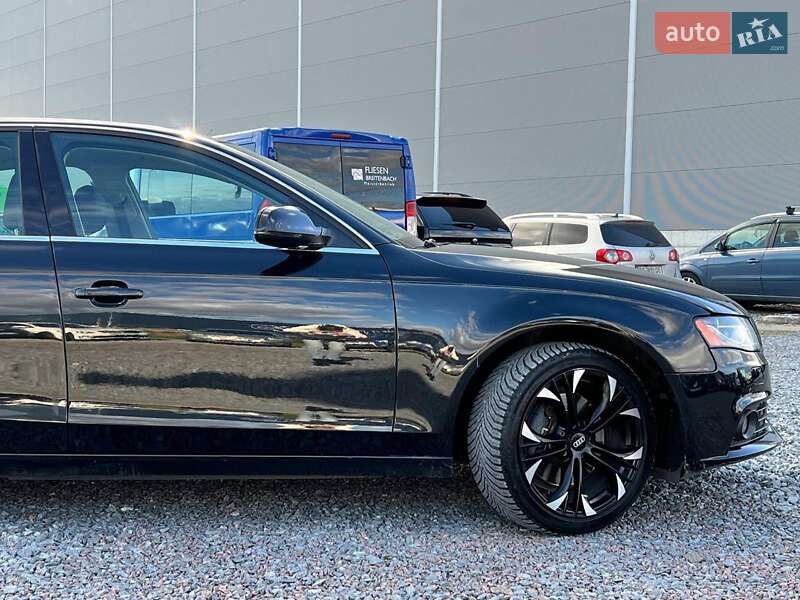 Седан Audi A4 2010 в Львове