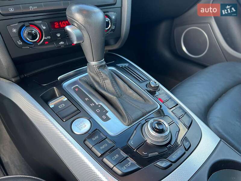 Седан Audi A4 2010 в Львове