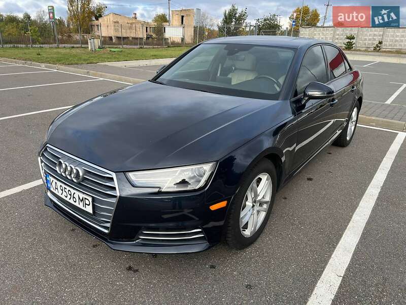 Седан Audi A4 2016 в Киеве