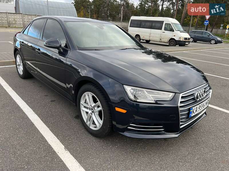 Седан Audi A4 2016 в Киеве