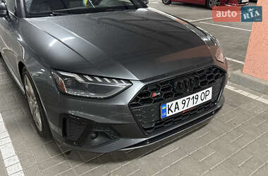 Седан Audi A4 2020 в 