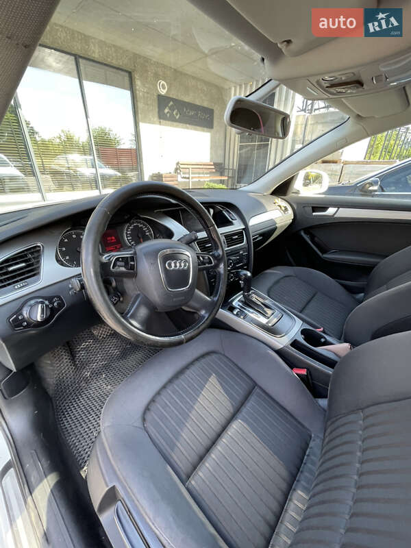 Седан Audi A4 2009 в Дубно