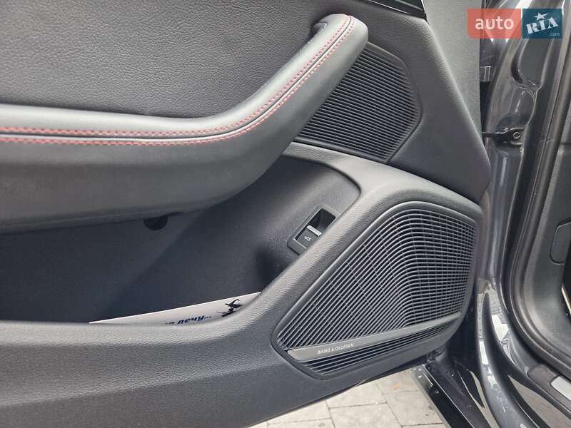 Седан Audi A4 2018 в Львові