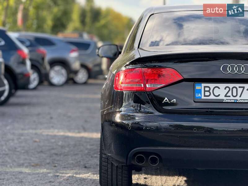 Седан Audi A4 2012 в Львові