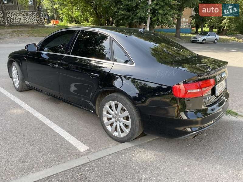 Седан Audi A4 2014 в Кам'янському фото Седан Audi A4 2014 в Кам'янському