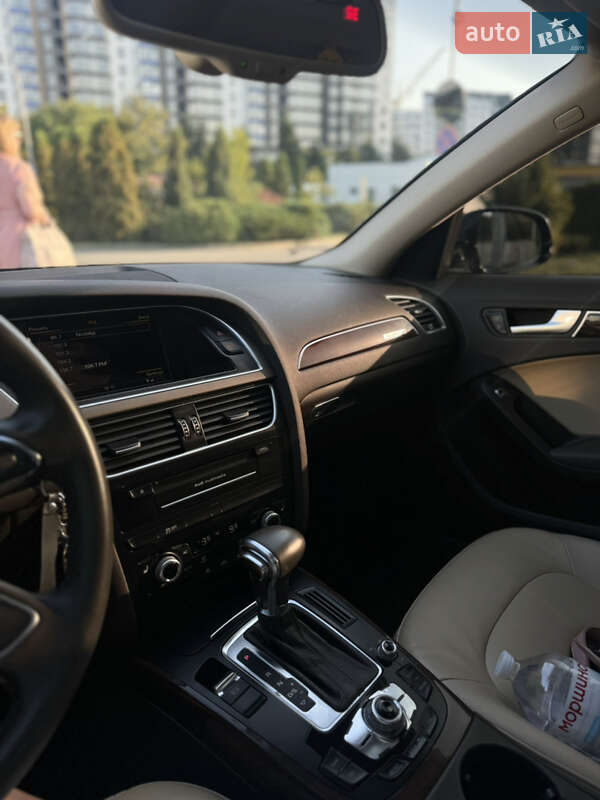Седан Audi A4 2013 в Івано-Франківську