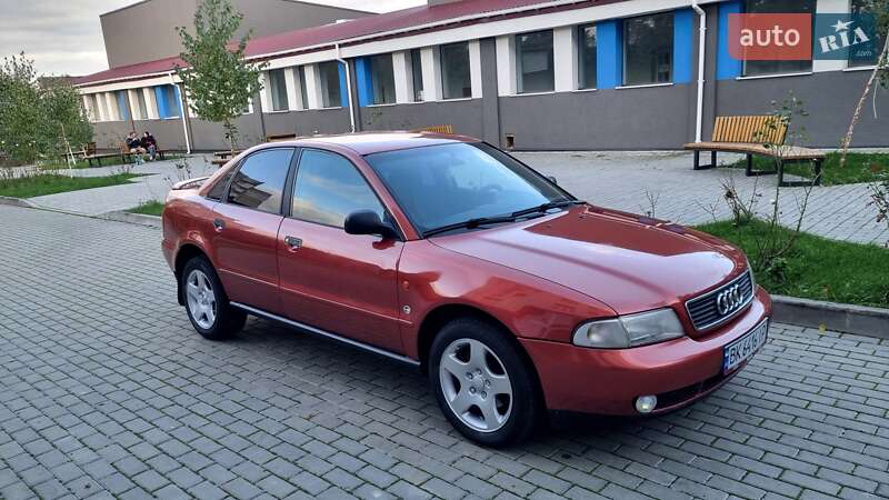Седан Audi A4 1996 в Луцке