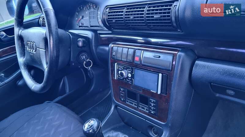 Седан Audi A4 1996 в Луцке