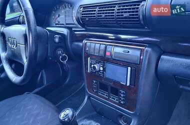 Седан Audi A4 1996 в 