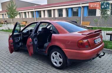 Седан Audi A4 1996 в 
