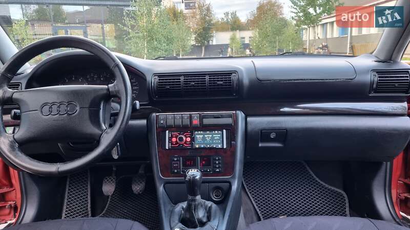 Седан Audi A4 1996 в Луцке