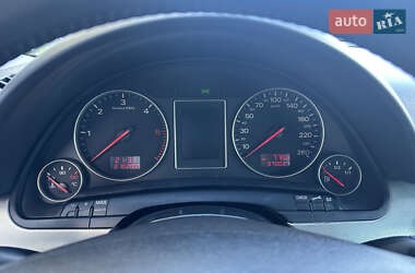 Седан Audi A4 2004 в 