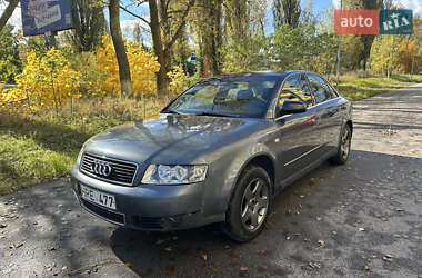 Седан Audi A4 2004 в 
