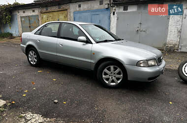 Седан Audi A4 1999 в 